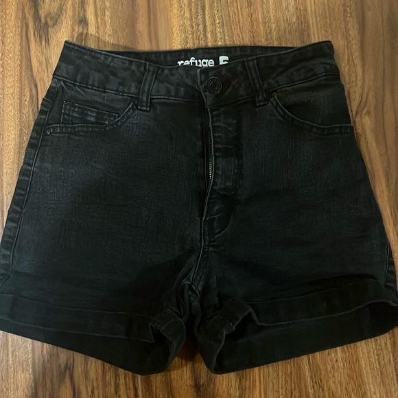refuge Pants - Black Jean shorts